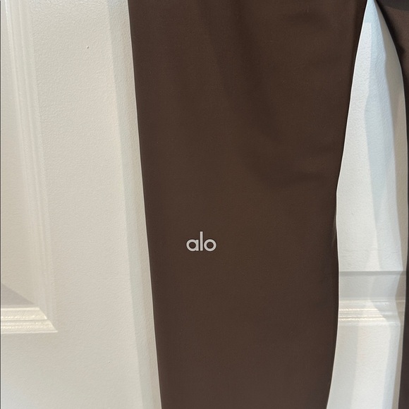 ALO Yoga Women's Dark Brown High-Waisted Leggings - Picture 5 of 5